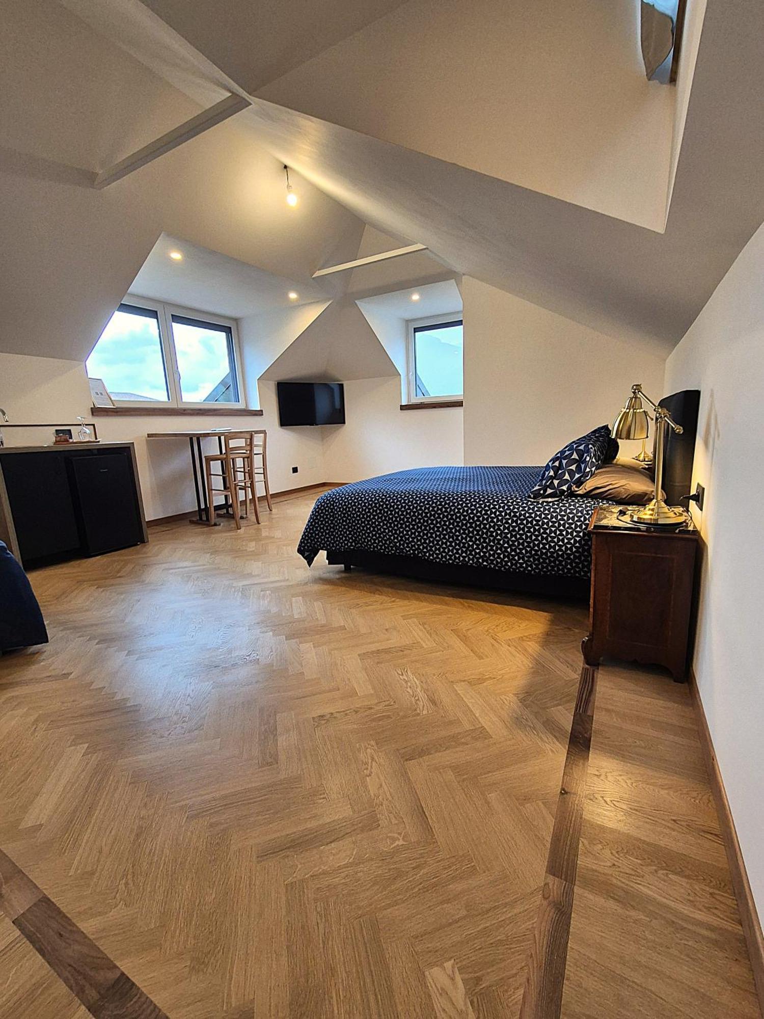 Residenza Laurum Мандельо дел Ларио Екстериор снимка