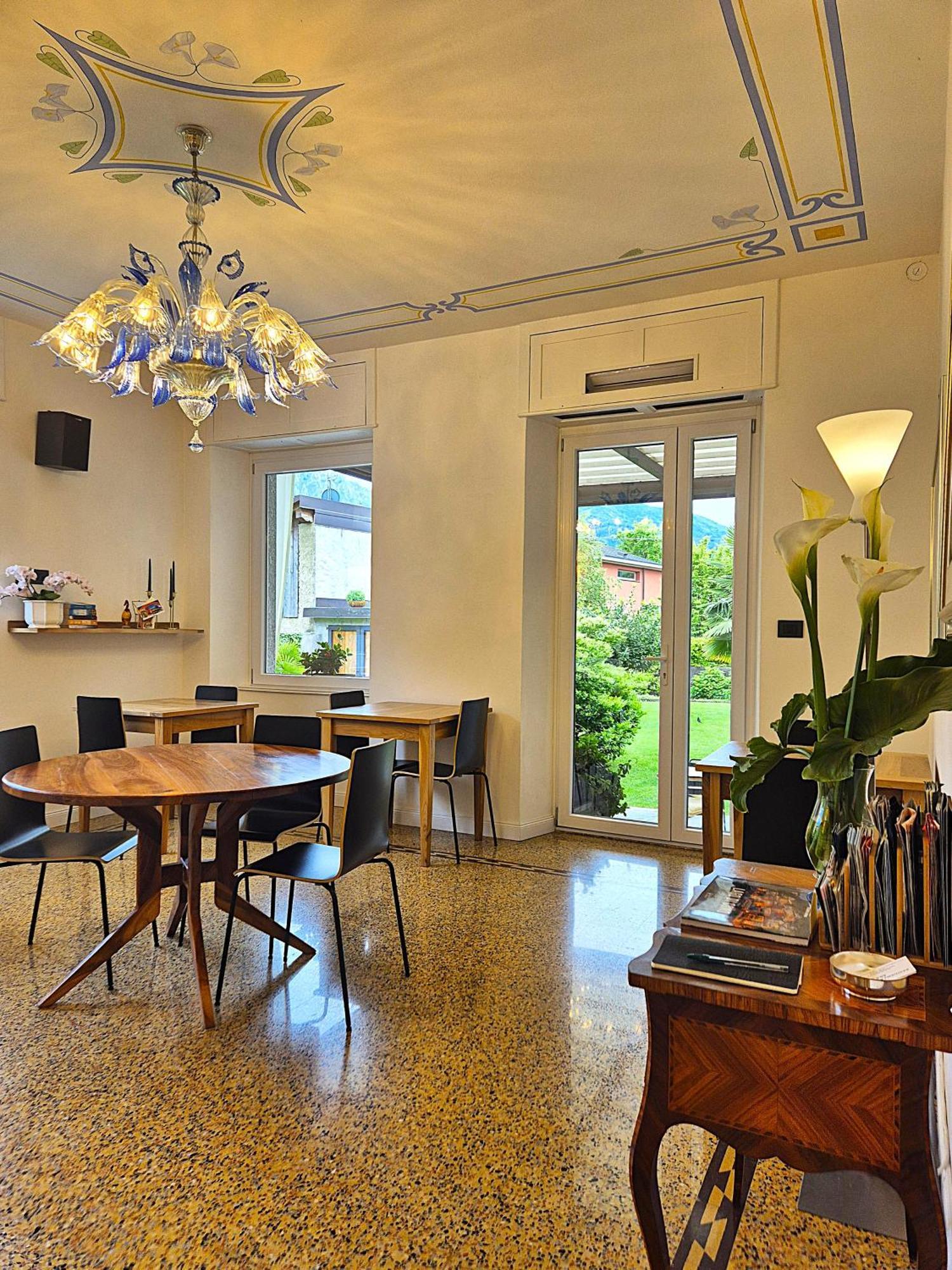 Residenza Laurum Мандельо дел Ларио Екстериор снимка